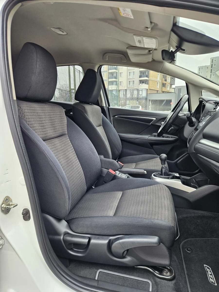 Honda Jazz 1.3i-VTEC Keyless, City Brake Евро 6, снимка 14 - Автомобили и джипове - 53391949
