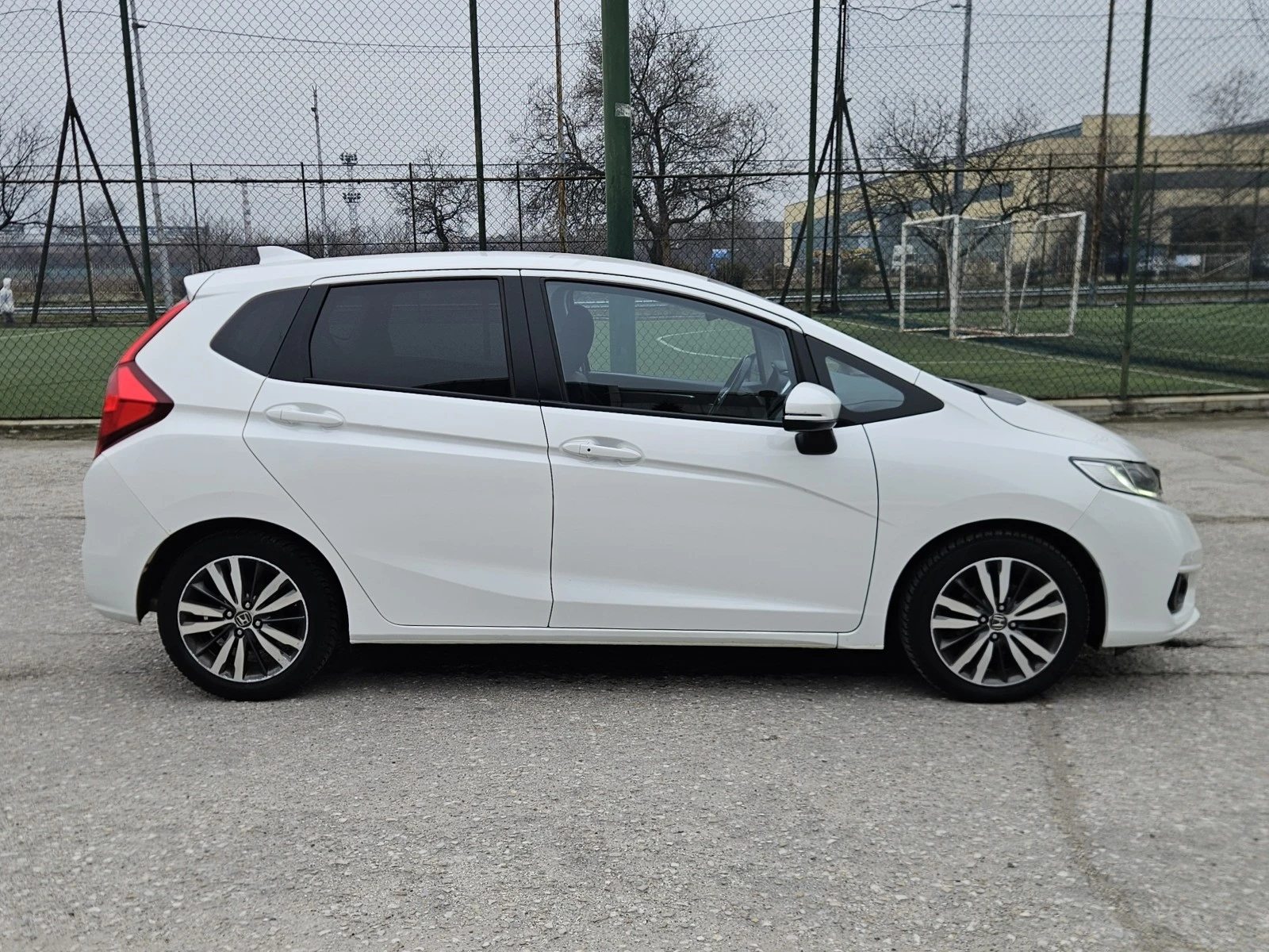 Honda Jazz 1.3i-VTEC Keyless, City Brake Евро 6, TUV дек.2026 - изображение 4