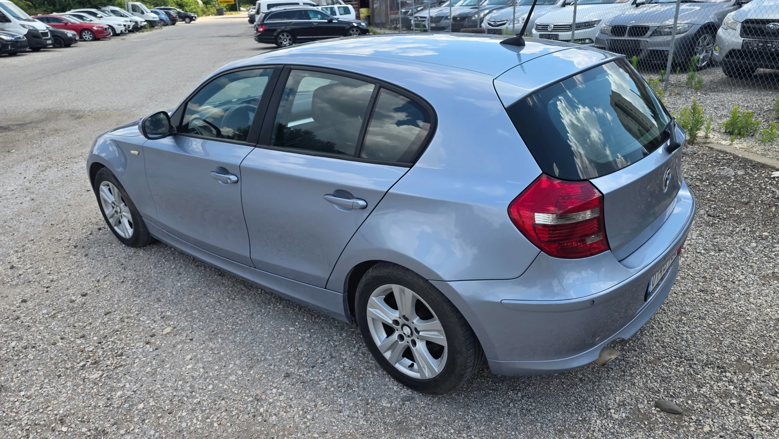 BMW 120 2.0d автоматик!, снимка 13 - Автомобили и джипове - 53431602