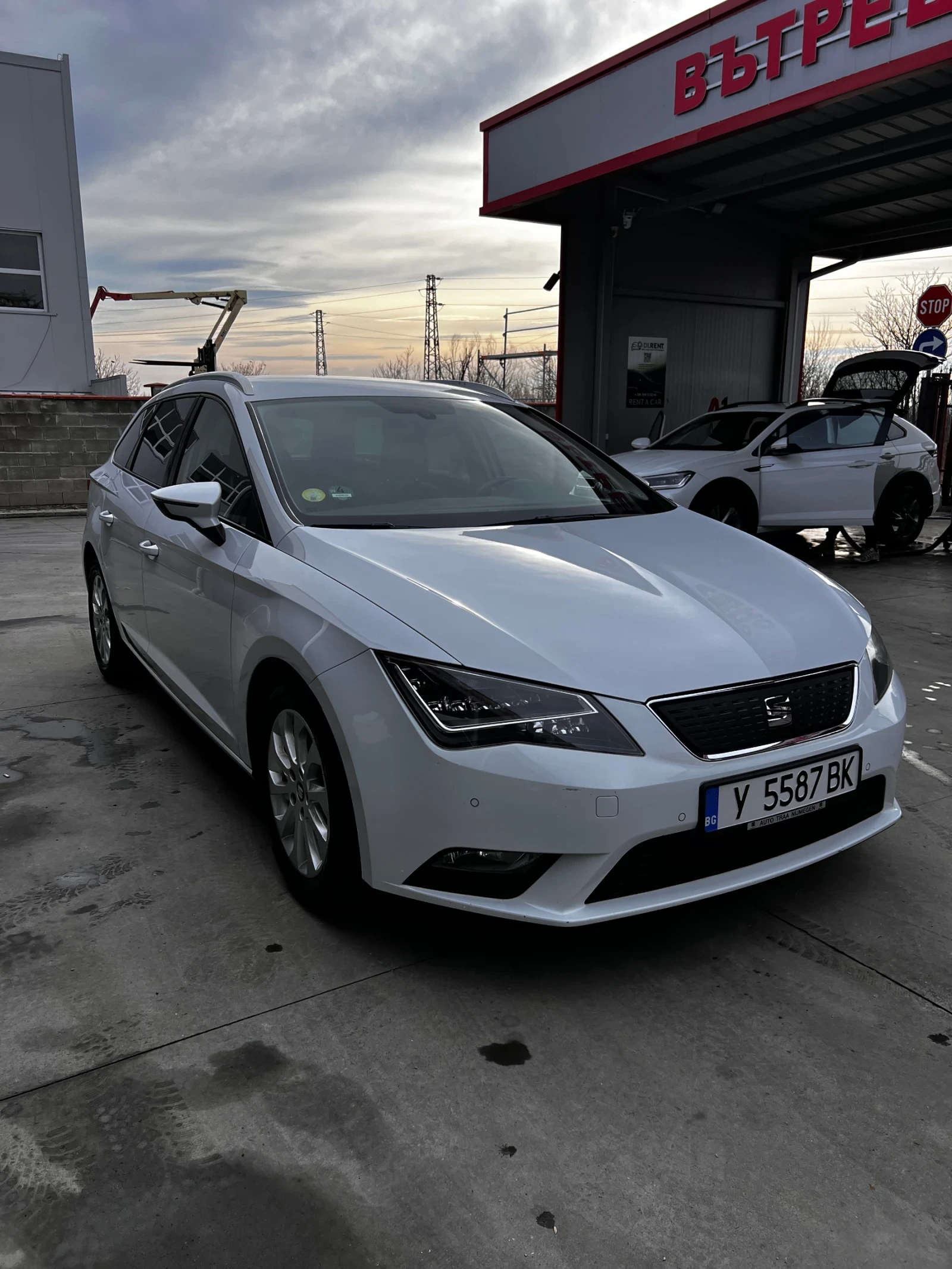 Seat Leon MATRIX LED , снимка 2 - Автомобили и джипове - 53633899