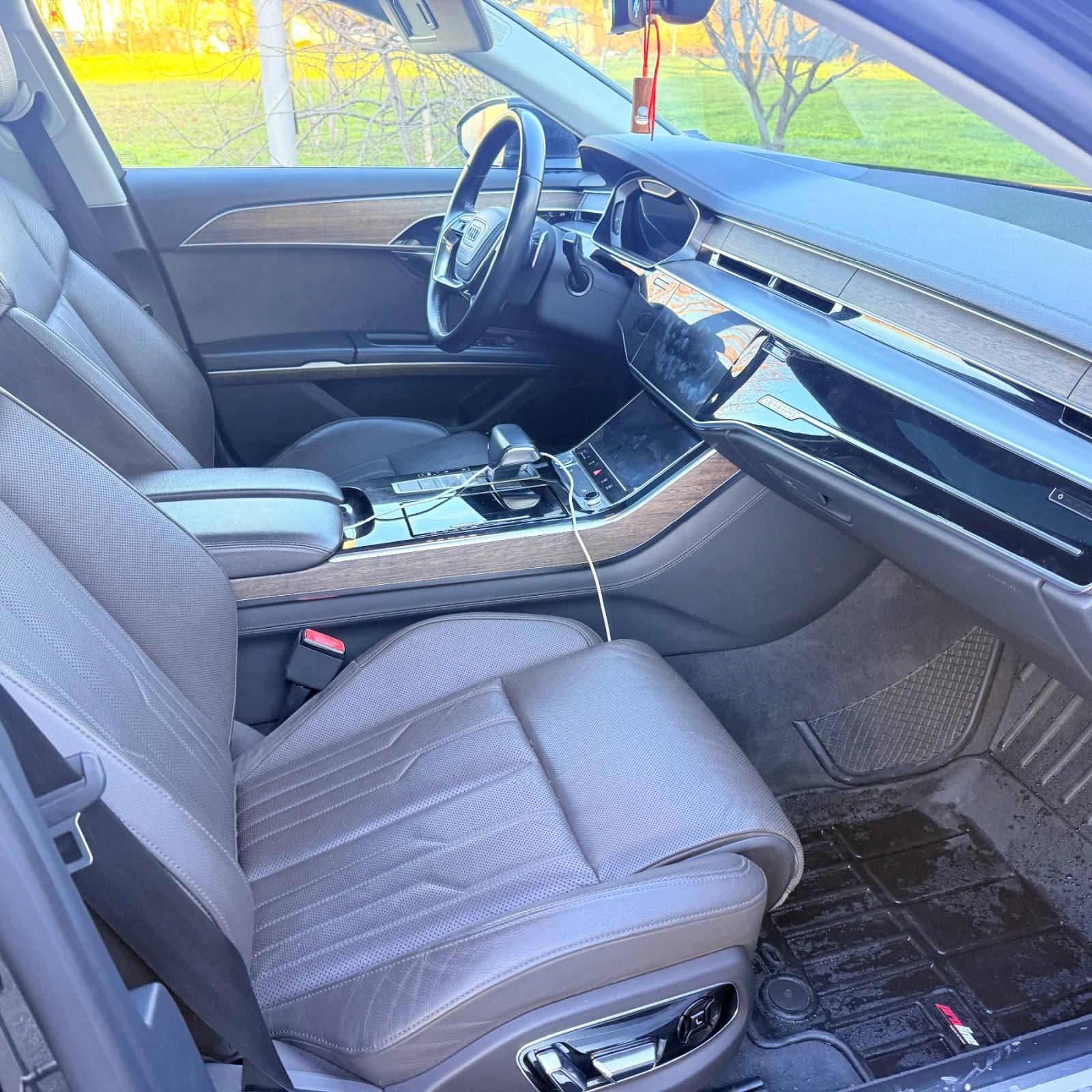 Audi A8 L 3.0 TFSI 2019 MHEV 88 хил км, снимка 8 - Автомобили и джипове - 53830339