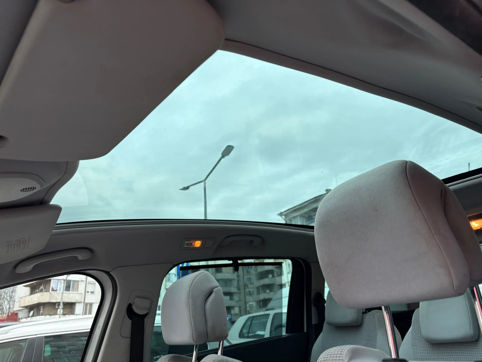 Peugeot 5008 1.6, снимка 8 - Автомобили и джипове - 54154535