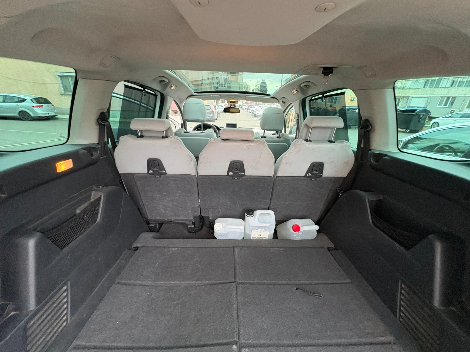 Peugeot 5008 1.6, снимка 12 - Автомобили и джипове - 54154535