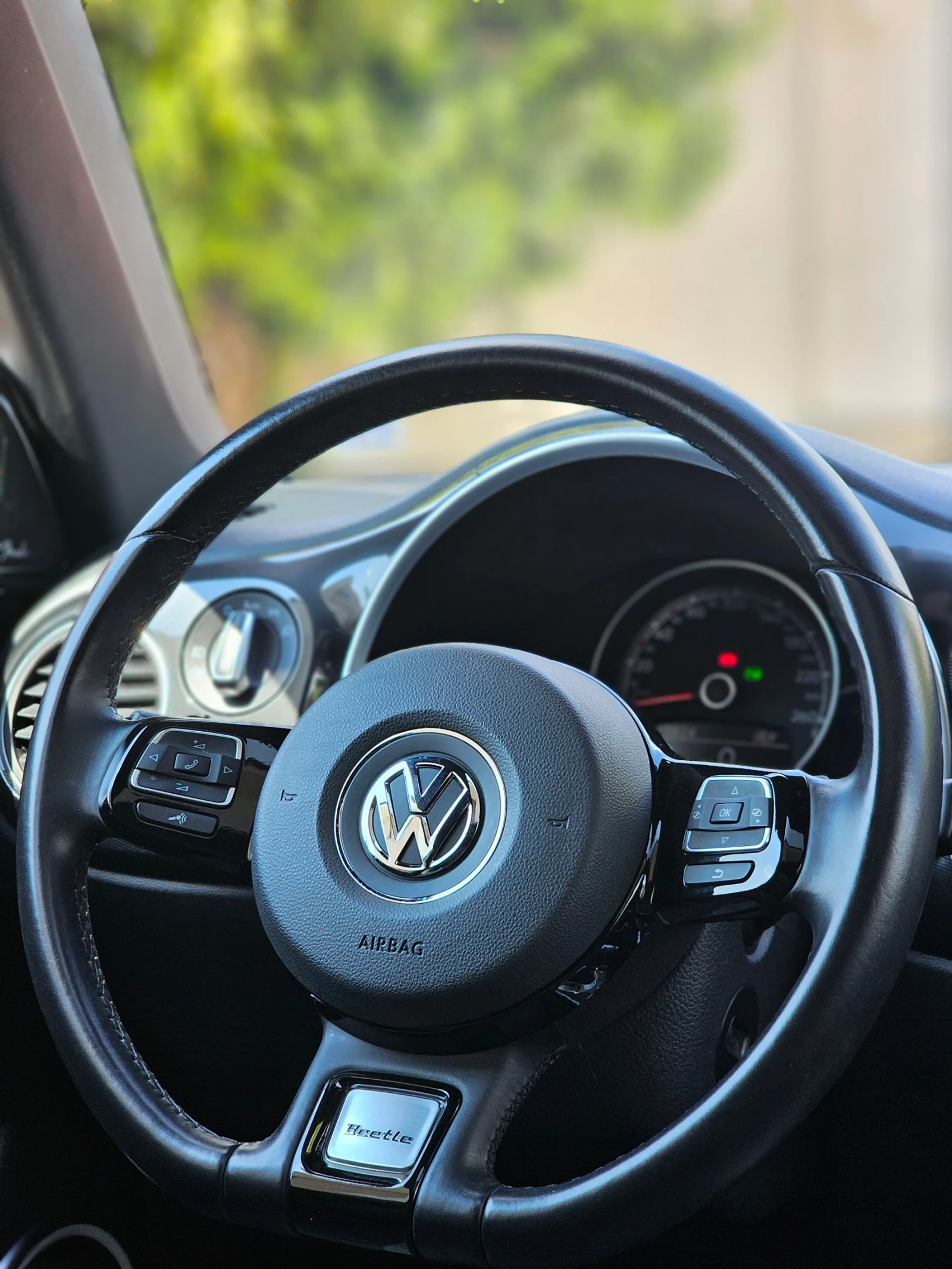VW Beetle Първи собственик, снимка 12 - Автомобили и джипове - 54803077