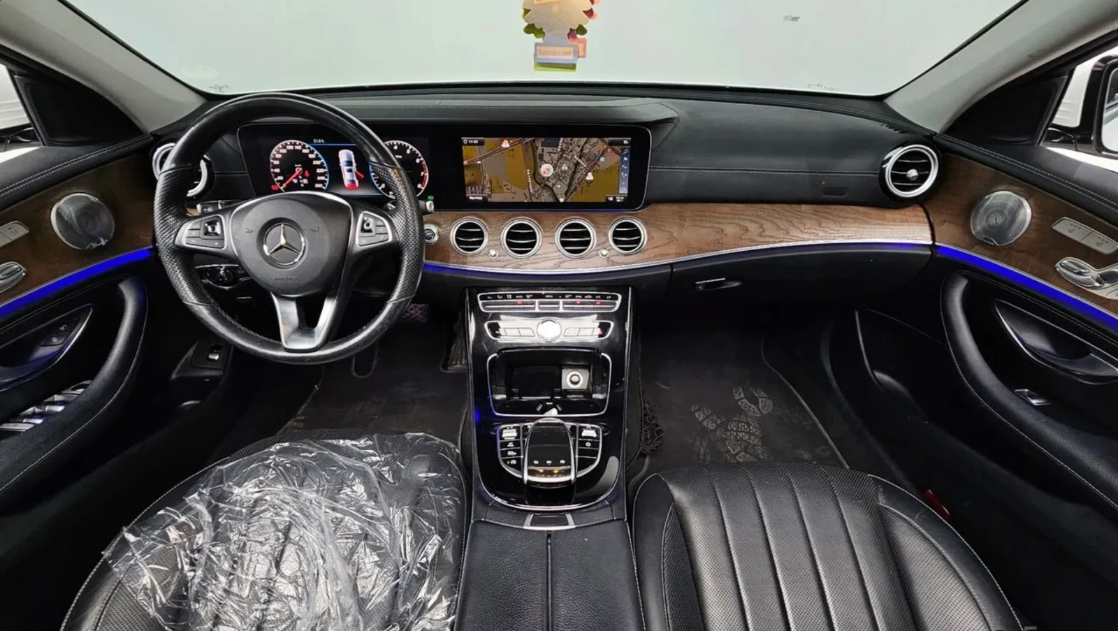 Mercedes-Benz E 300 BURMESTER / DISTRONIC / 360 КАМЕРИ / ОБДУХВАНЕ, снимка 8 - Автомобили и джипове - 54866294