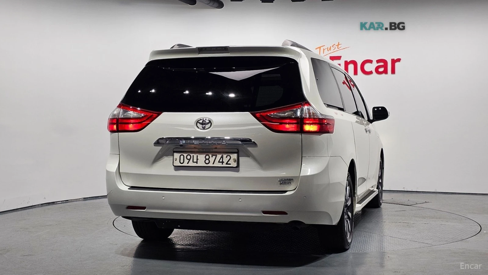Toyota Sienna 3.5 AWD/KEYLESS/LANE ASSIST/NAVI/KAMEPA, снимка 4 - Автомобили и джипове - 54902544
