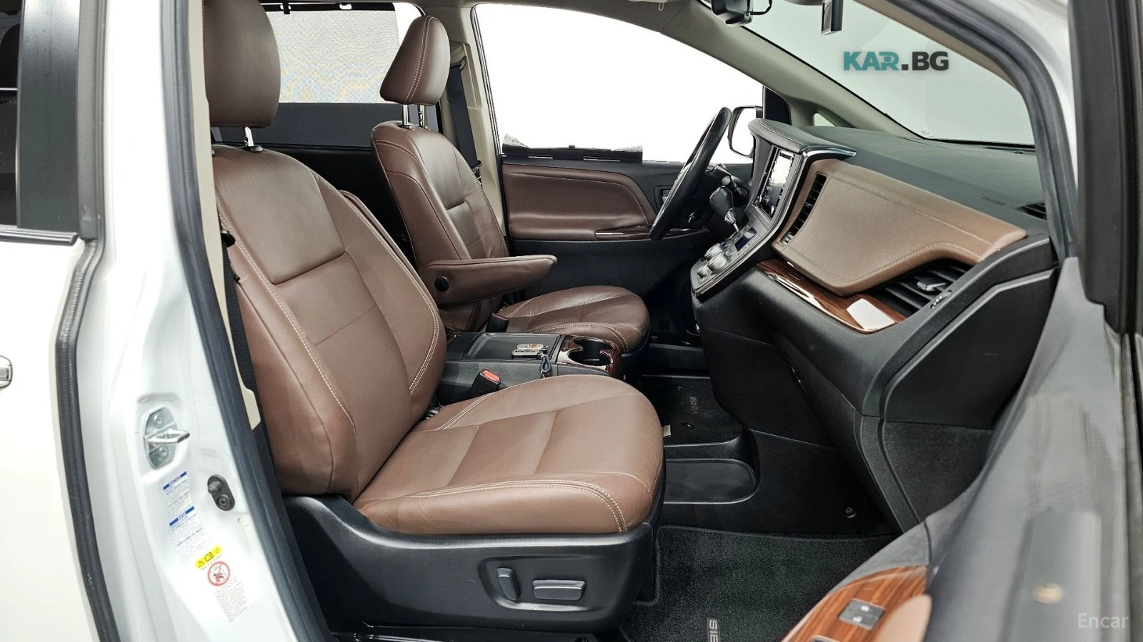 Toyota Sienna 3.5 AWD/KEYLESS/LANE ASSIST/NAVI/KAMEPA, снимка 13 - Автомобили и джипове - 54902544