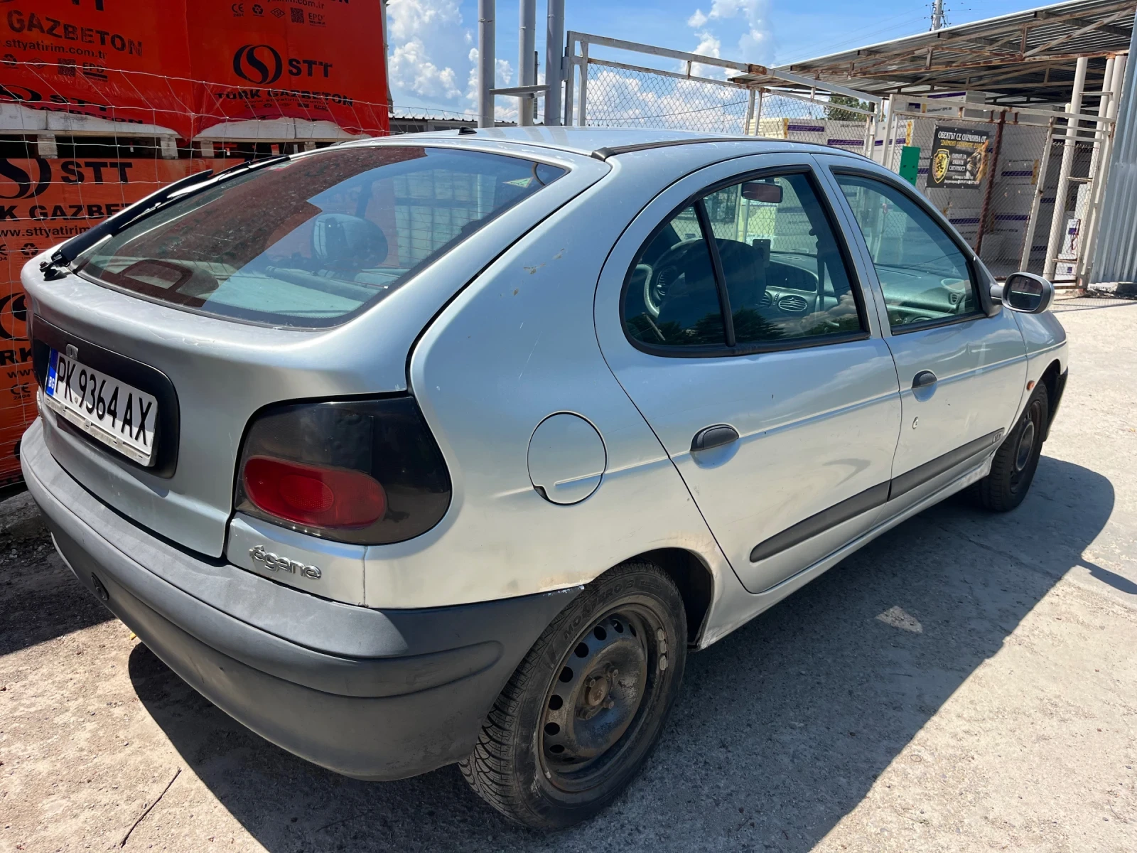 Renault Megane 1.6, снимка 4 - Автомобили и джипове - 54919367