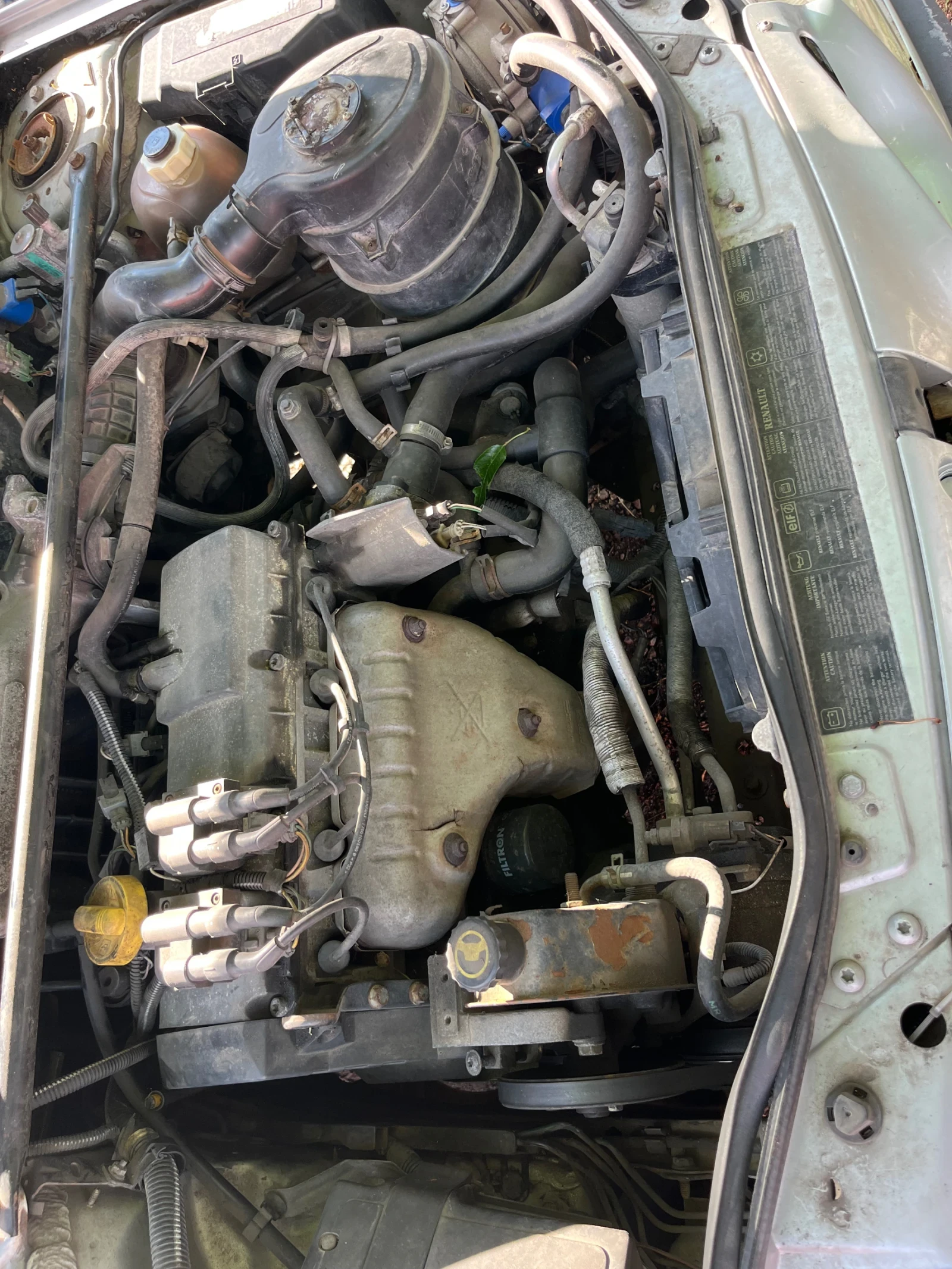 Renault Megane 1.6, снимка 8 - Автомобили и джипове - 54919367