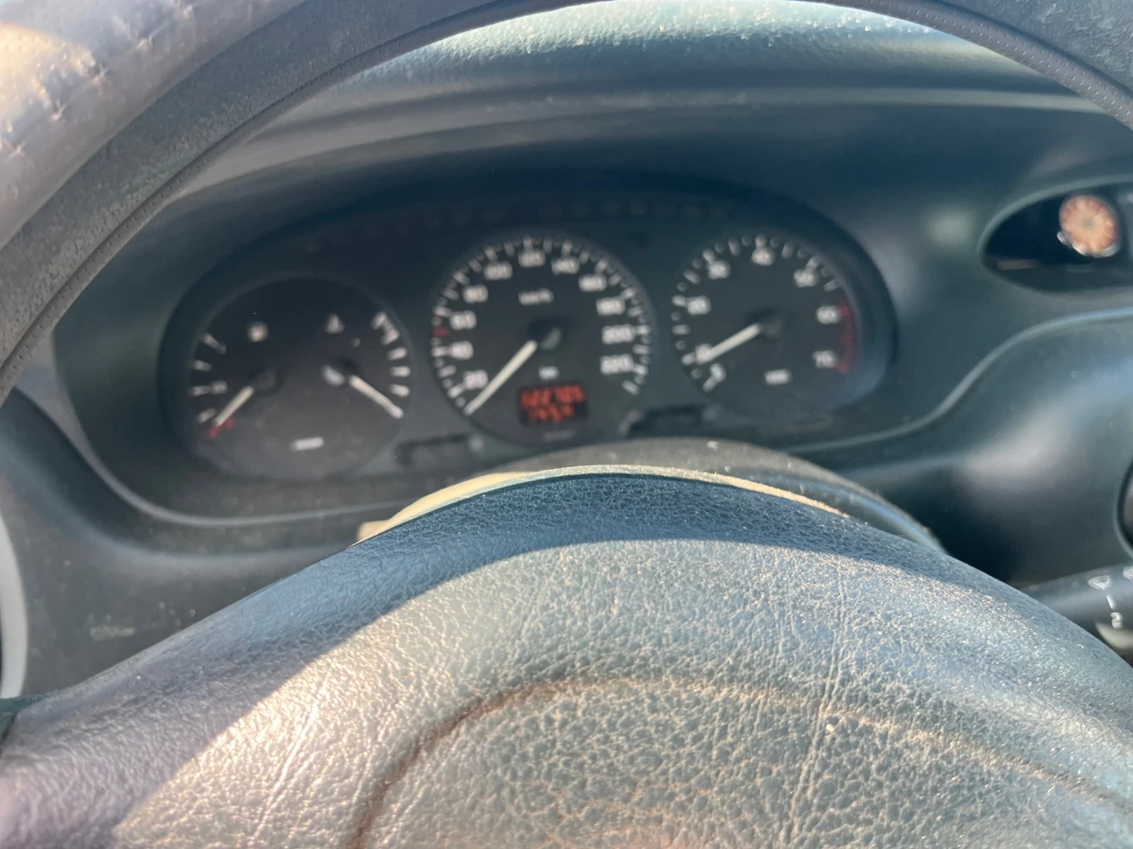 Renault Megane 1.6, снимка 6 - Автомобили и джипове - 54919367