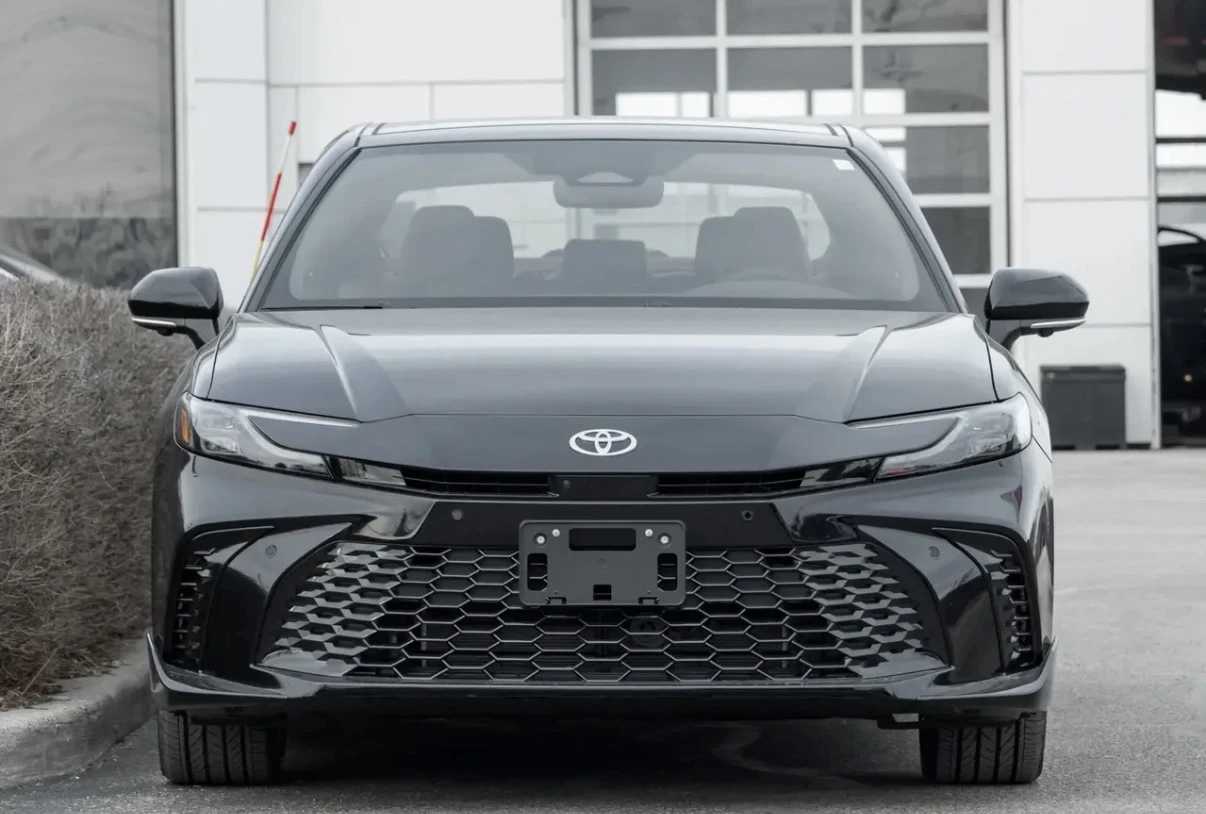 Toyota Camry XSE HYBRID * 360 КАМЕРА * ОБДУХВАНЕ * AWD * НОВА *, снимка 2 - Автомобили и джипове - 55059867