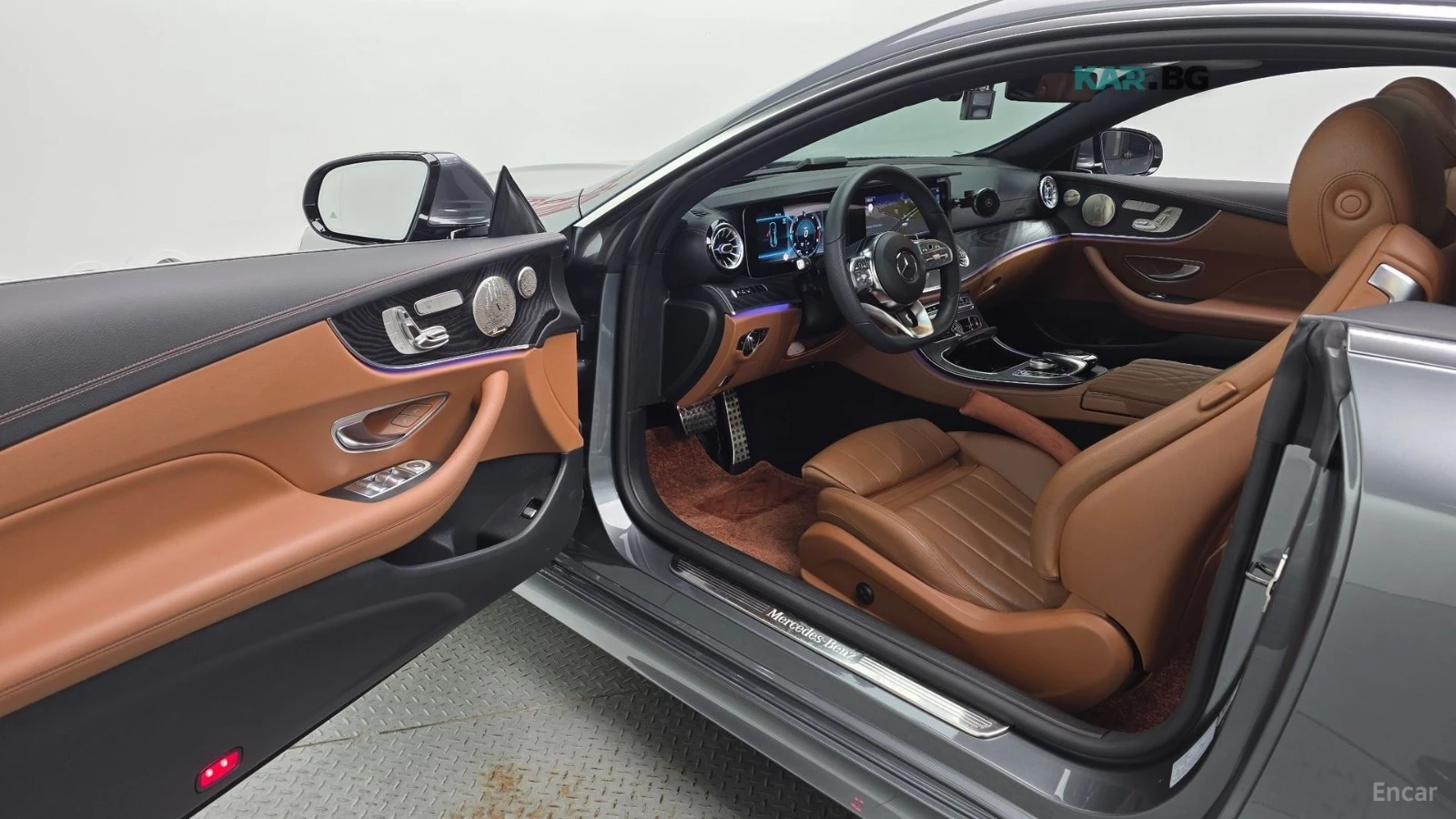 Mercedes-Benz E 220 BURMASTER* AIR SUSPENSION* PANO* , снимка 10 - Автомобили и джипове - 55233374