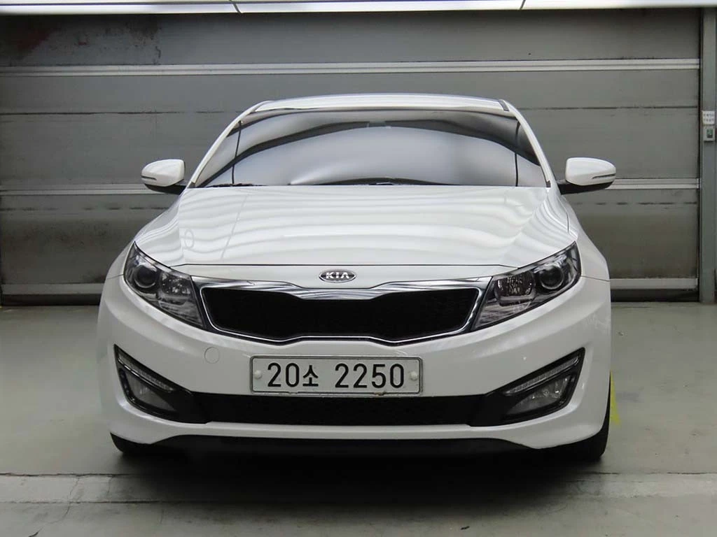 Kia K5 2.0* ПОДГРЕВ ВОЛАН* КРАЙНА ЦЕНА, снимка 4 - Автомобили и джипове - 55496119