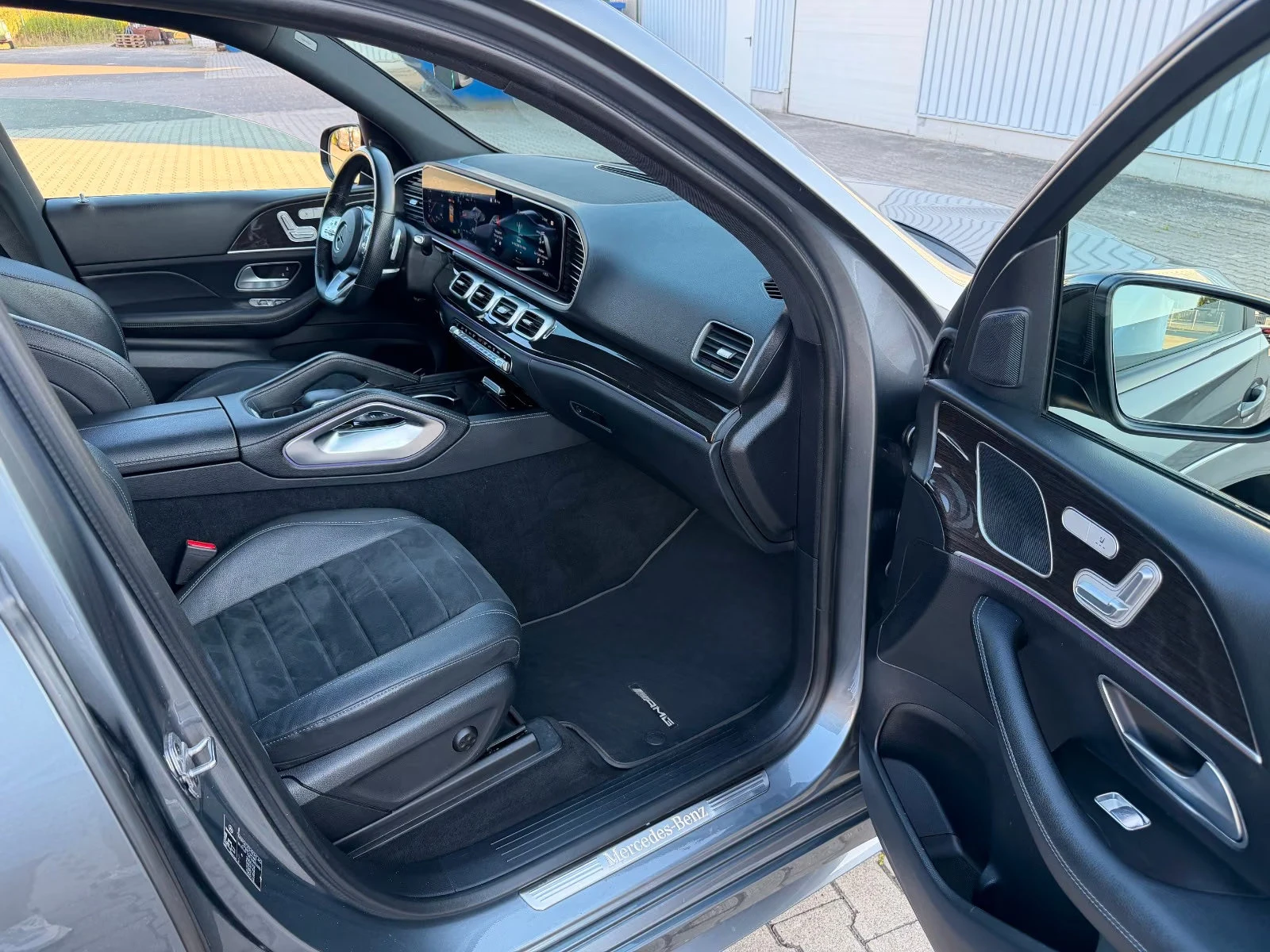 Mercedes-Benz GLE 450 4MATIC/367HP/AMG/NIGHT/PANO/CAM/AHK/MEMO/613q, снимка 12 - Автомобили и джипове - 55720723