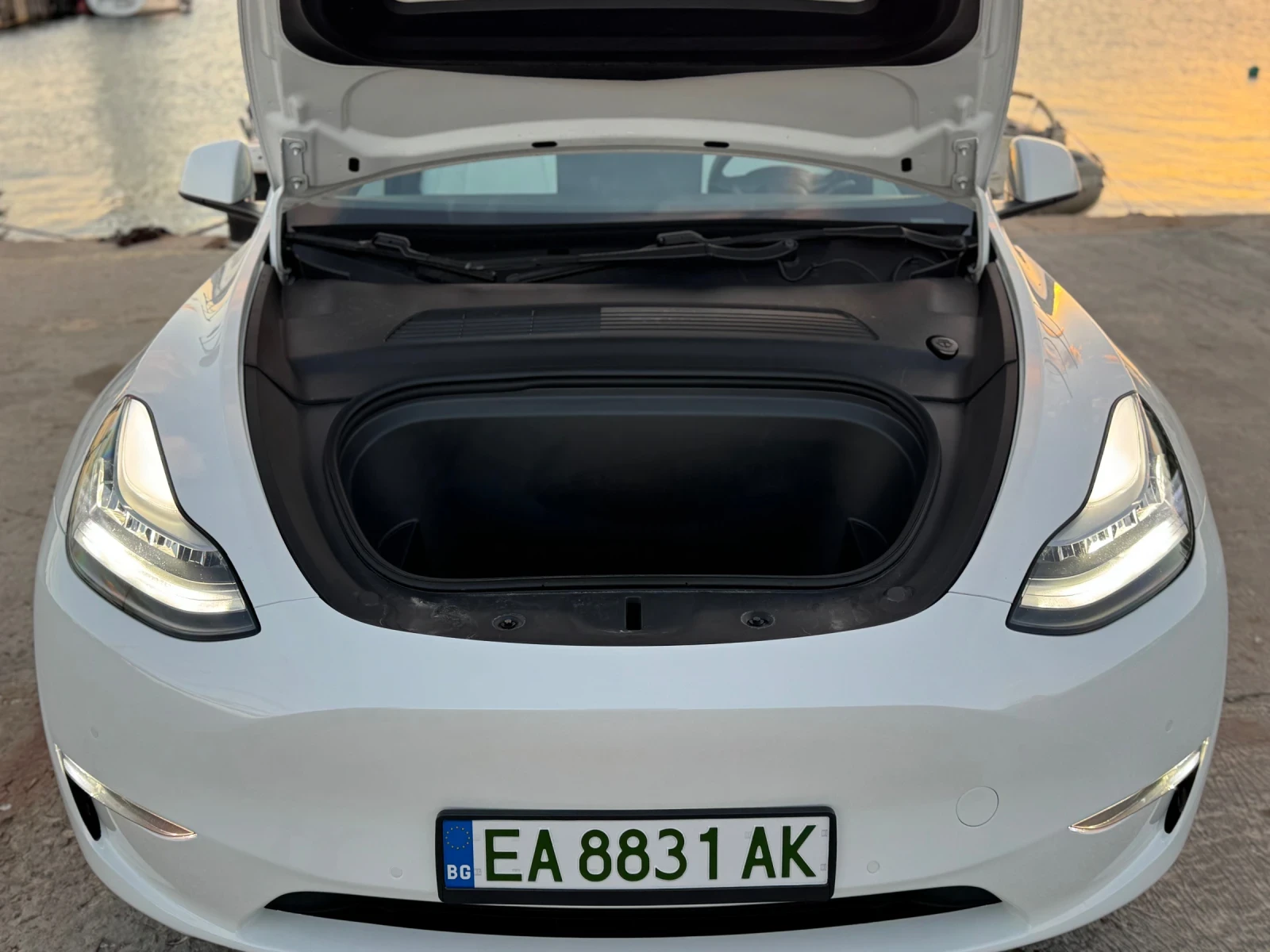 Tesla Model Y, снимка 14 - Автомобили и джипове - 55775456