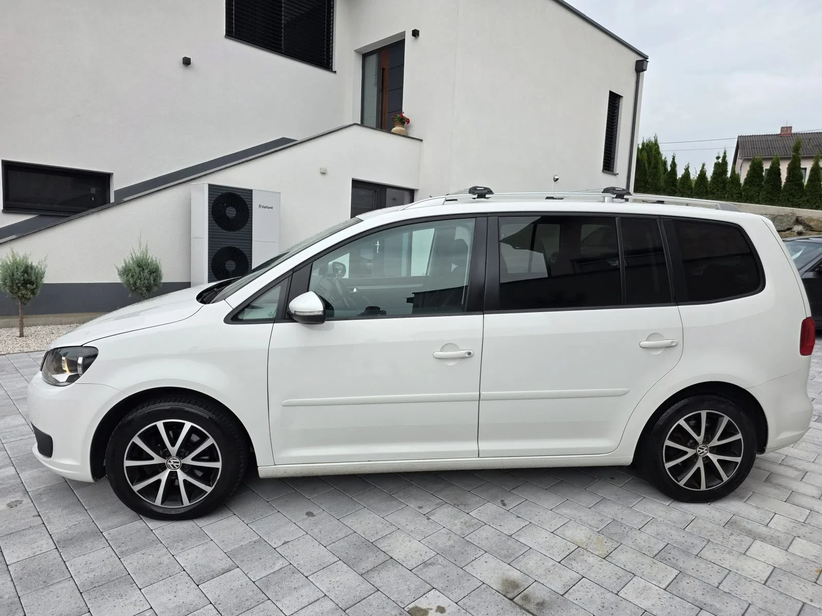 VW Touran, снимка 7 - Автомобили и джипове - 55823049