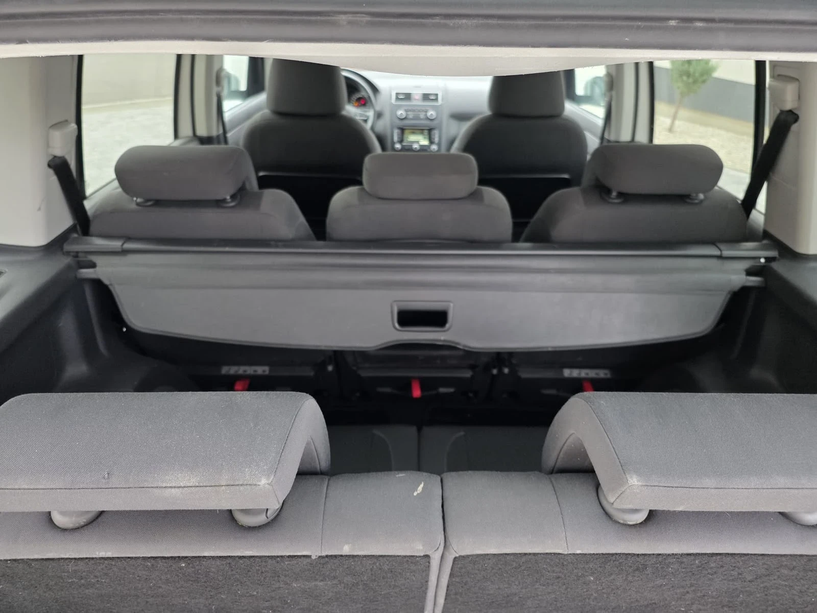 VW Touran, снимка 12 - Автомобили и джипове - 55823049