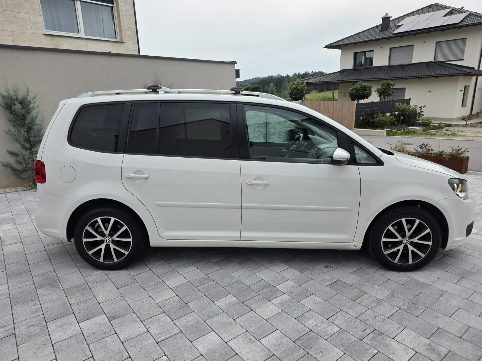 VW Touran, снимка 6 - Автомобили и джипове - 55823049