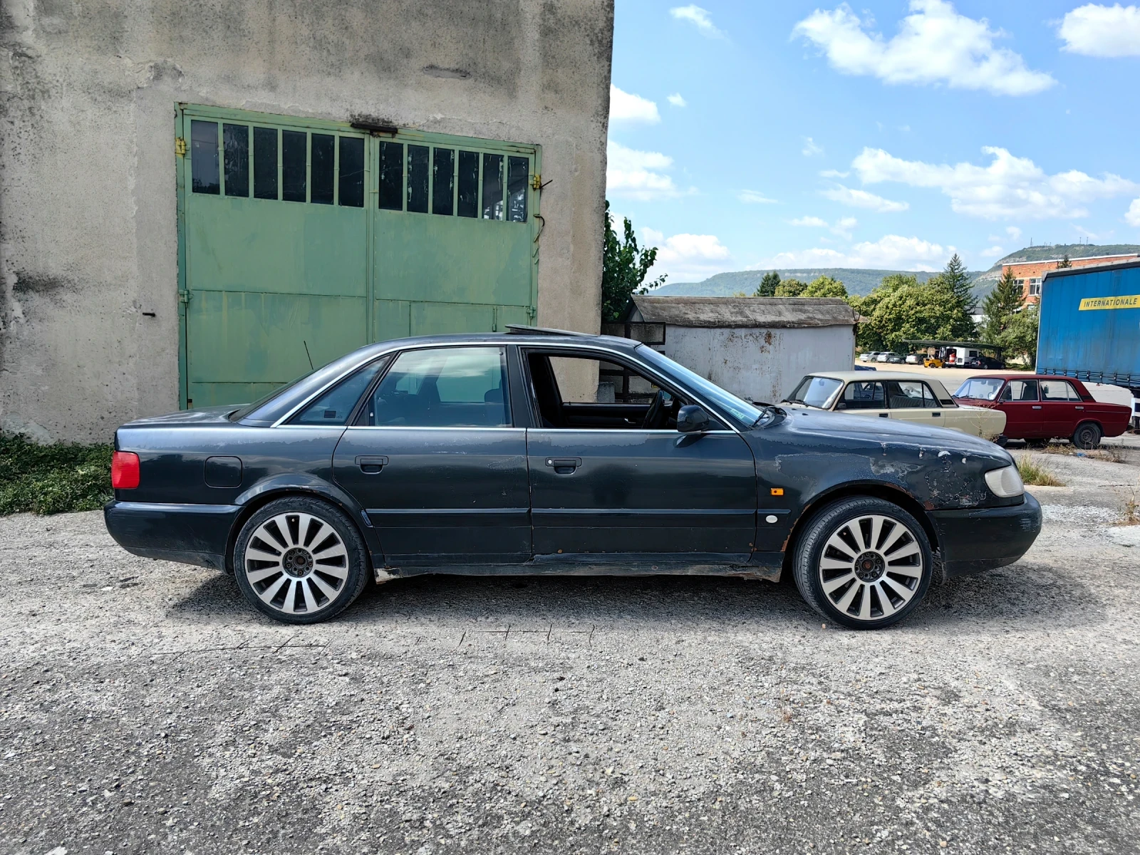 Audi A6 2.6 qattro, снимка 2 - Автомобили и джипове - 55883502