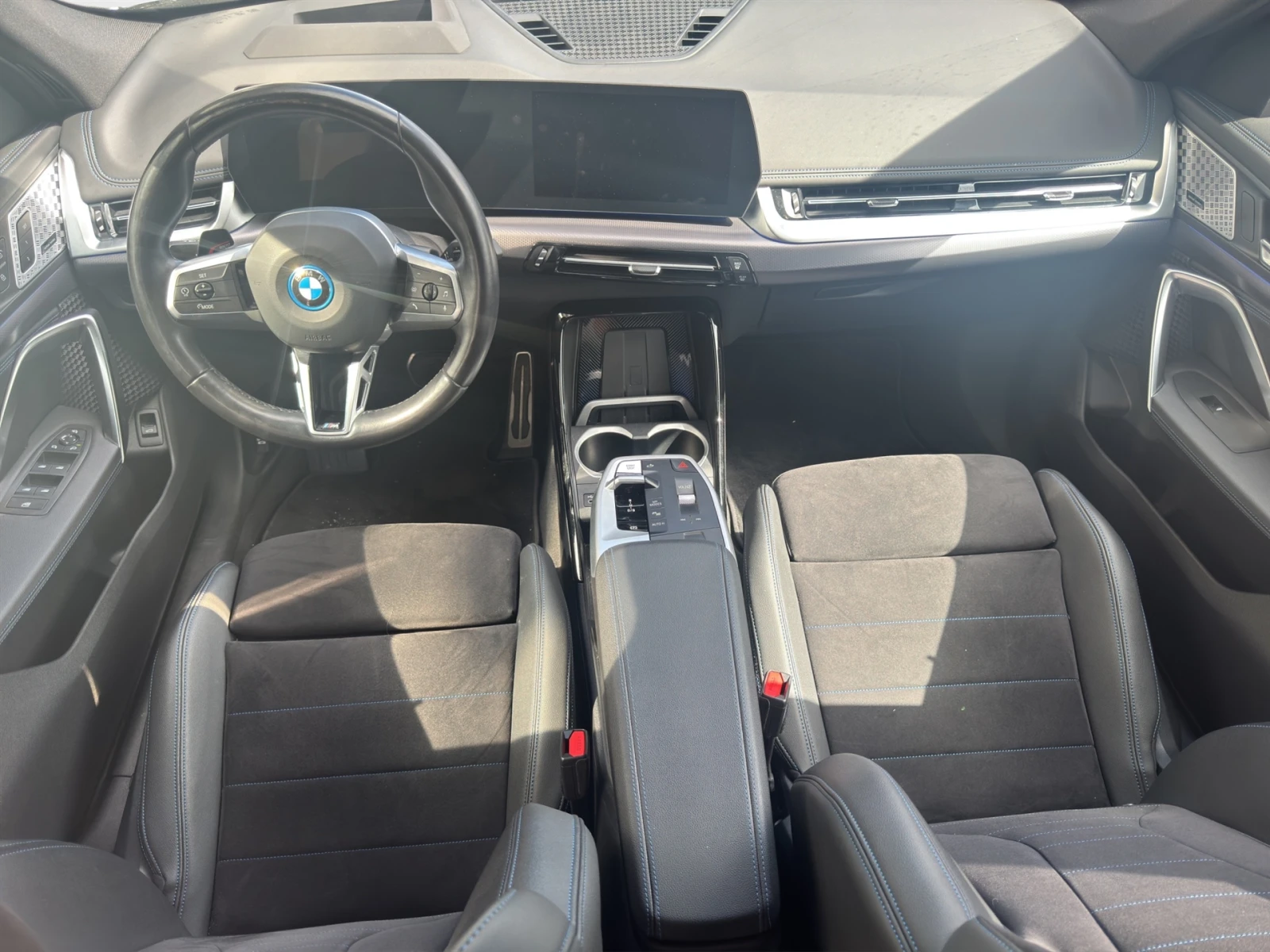 BMW iX1 xDrive30, снимка 7 - Автомобили и джипове - 56198953