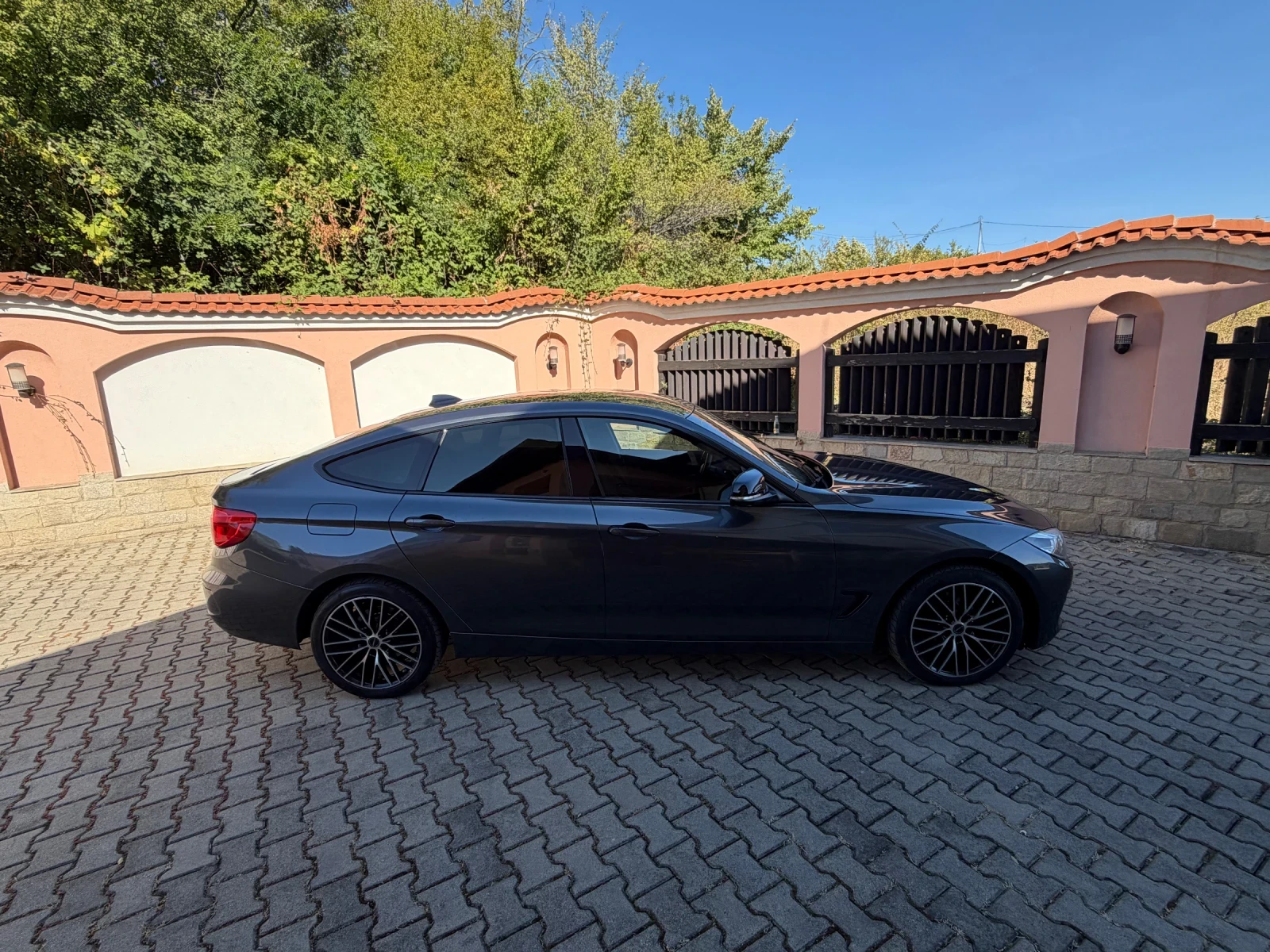 BMW 318 GT, снимка 3 - Автомобили и джипове - 56370570