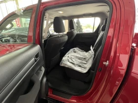 Toyota Hilux 2.8D 6MT Comfort, снимка 11