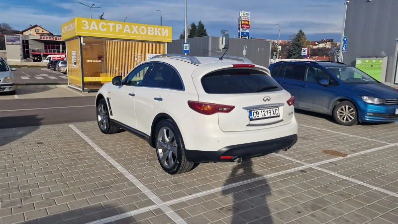 Infiniti QX70, снимка 6 - Автомобили и джипове - 47468078