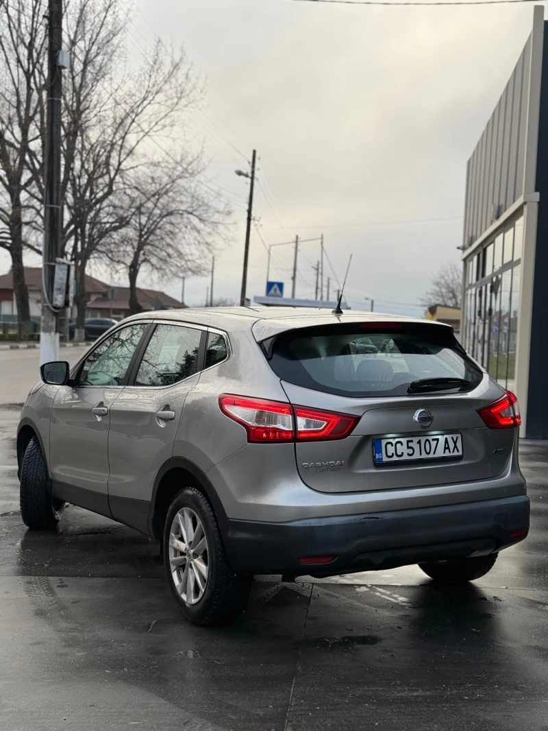 Nissan Qashqai Напълно Облужен!, снимка 6 - Автомобили и джипове - 49263482