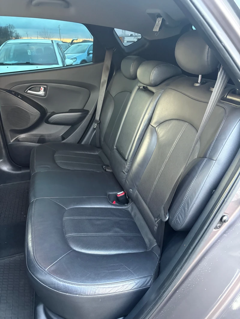 Hyundai IX35 2crdi 4x4, снимка 10 - Автомобили и джипове - 52696520