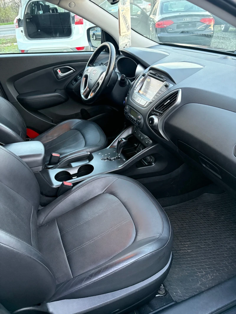 Hyundai IX35 2crdi 4x4, снимка 11 - Автомобили и джипове - 52696520