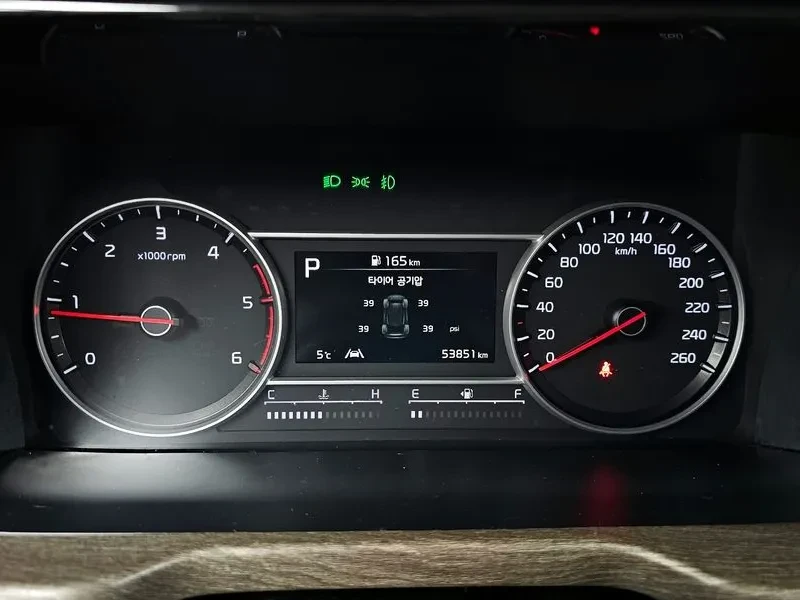 Kia Sorento 2.2 CRDI 4WD - САМО 30% АВАНС, снимка 8 - Автомобили и джипове - 56018256