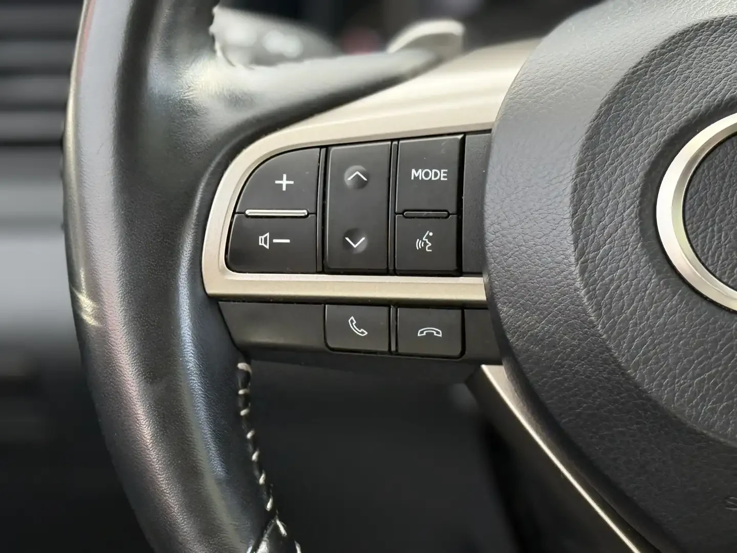 Lexus RX Един собственик* Direct from Lexus* Sunroof* 7 sea - изображение 10