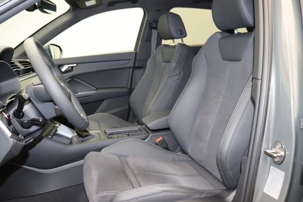 Audi Q3 40TDI/193HP/S-LINE/QUATTRO/MATRIX/PANO/360/275q, снимка 7 - Автомобили и джипове - 54466644