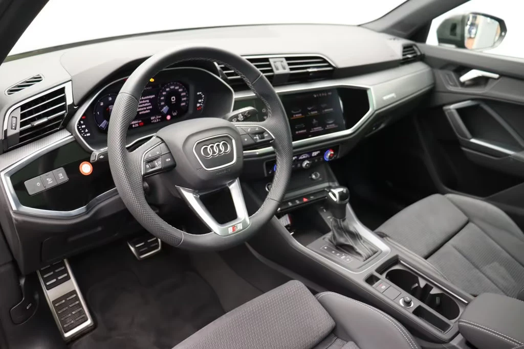 Audi Q3 40TDI/193HP/S-LINE/QUATTRO/MATRIX/PANO/360/275q, снимка 8 - Автомобили и джипове - 54466644