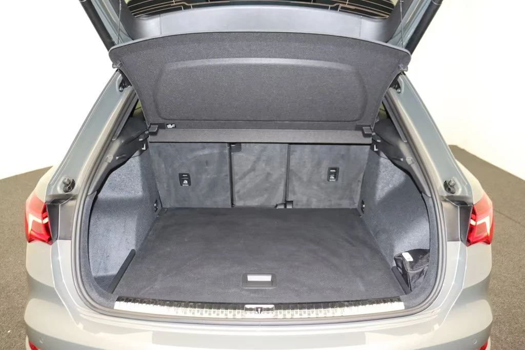 Audi Q3 40TDI/193HP/S-LINE/QUATTRO/MATRIX/PANO/360/275q, снимка 14 - Автомобили и джипове - 54466644