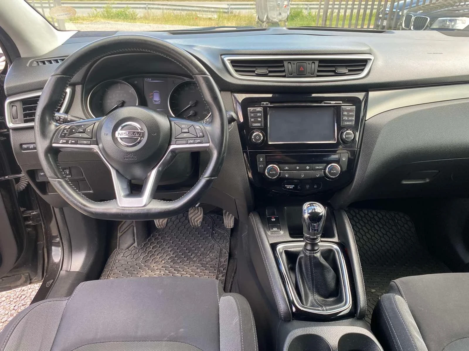 Nissan Qashqai 1.5 dCi Tekna+ , снимка 8 - Автомобили и джипове - 54810375