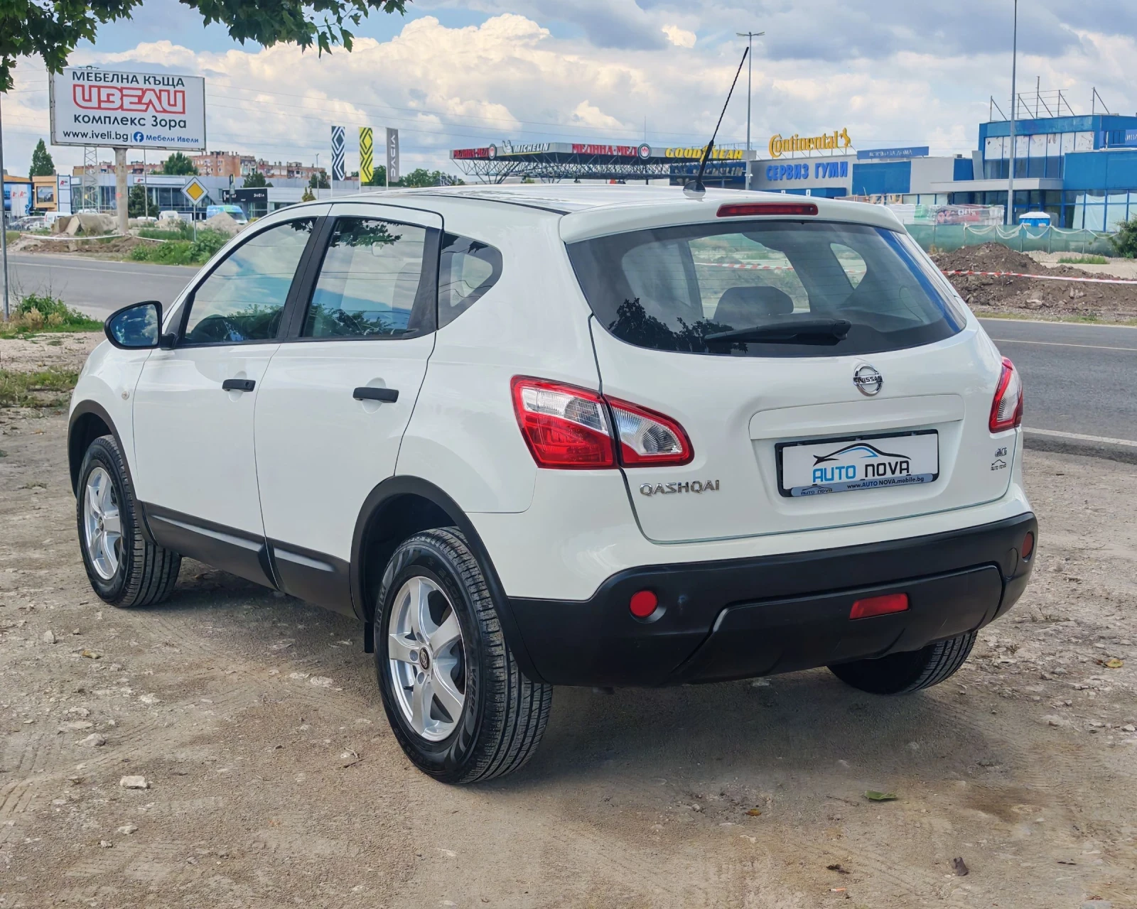 Nissan Qashqai 1.5 110  К.С. ДИЗЕЛ! 134 000 КМ! , снимка 7 - Автомобили и джипове - 54969951