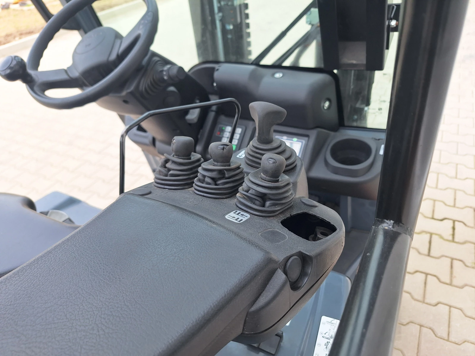 Електрокар Toyota 8FBE16T - 3300 mm, снимка 7 - Индустриална техника - 53949032