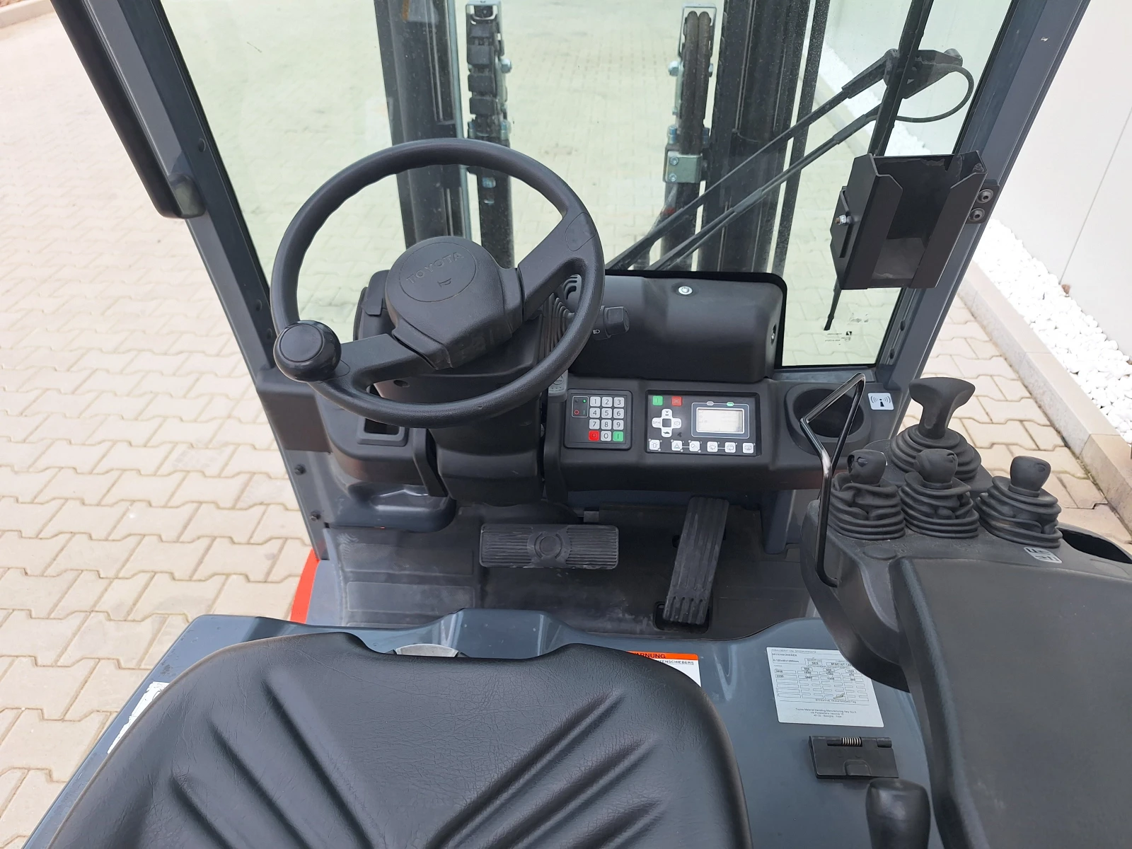 Електрокар Toyota 8FBE16T - 3300 mm, снимка 6 - Индустриална техника - 53949032