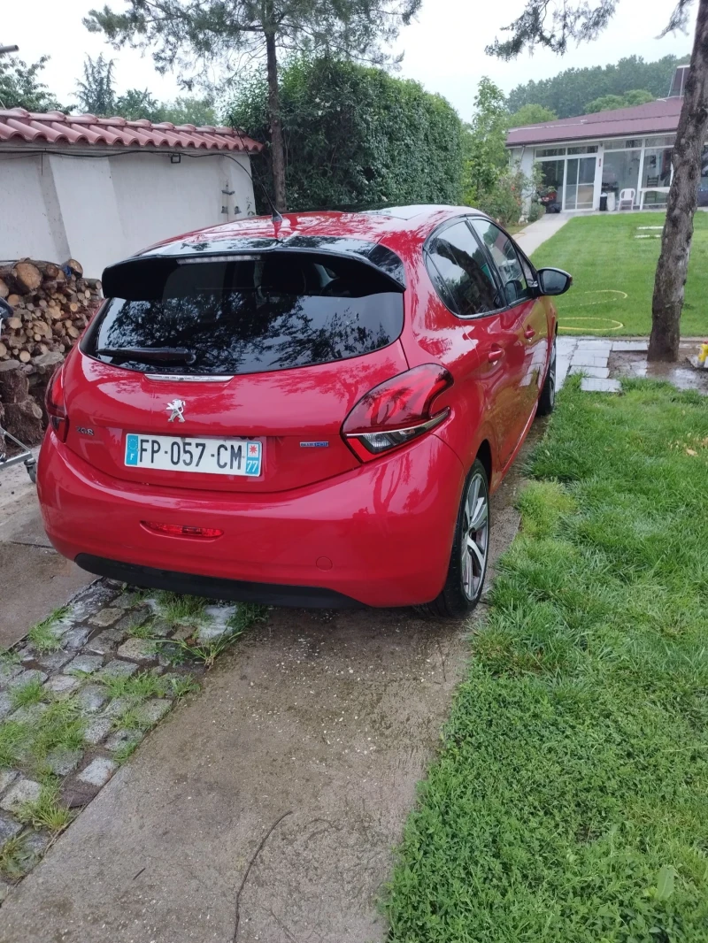 Peugeot 208 1.6 Ehdi, снимка 3 - Автомобили и джипове - 47294357