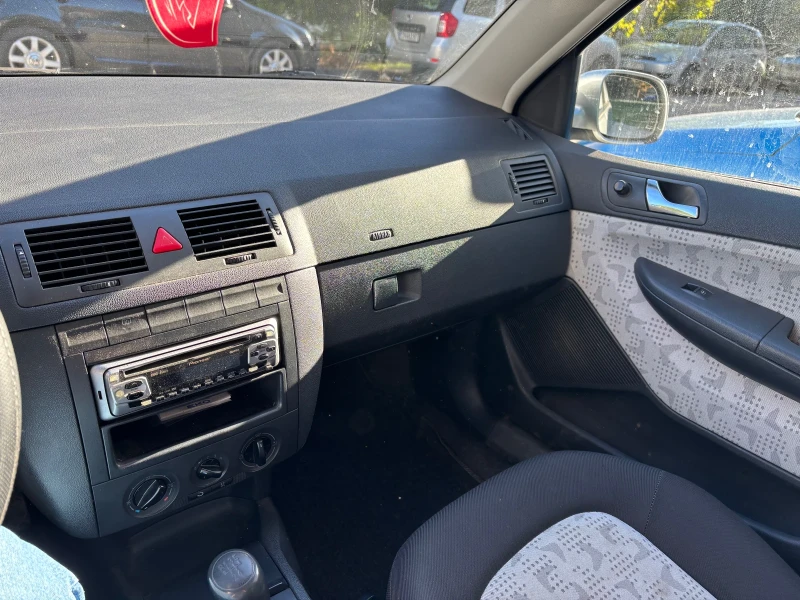 Skoda Fabia 1.2 i (64 кс), снимка 9 - Автомобили и джипове - 47574727