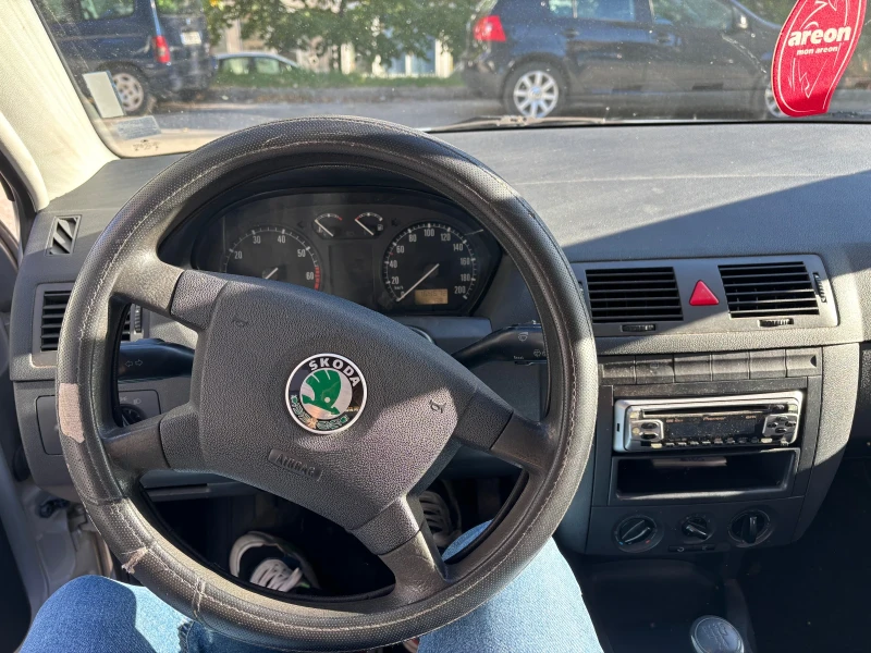 Skoda Fabia 1.2 i (64 кс), снимка 8 - Автомобили и джипове - 47373043