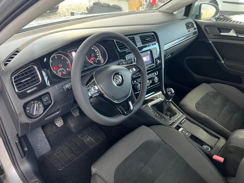 VW Golf 7 1.6TDI 105к.с. Навигация/Мулти-волан/парк асист, снимка 10 - Автомобили и джипове - 48229032