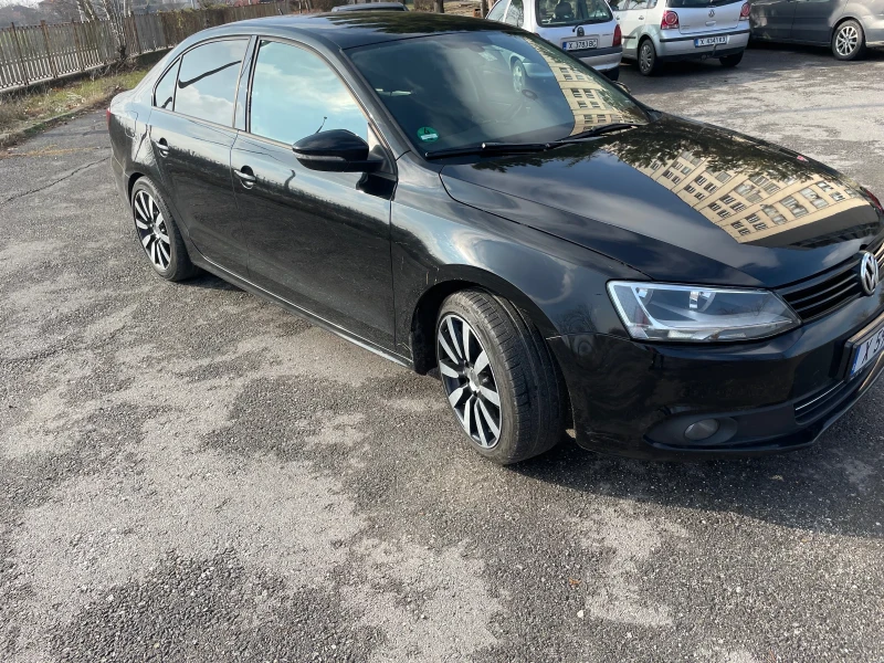 VW Jetta 1, 6 ТДИ, снимка 8 - Автомобили и джипове - 48315461