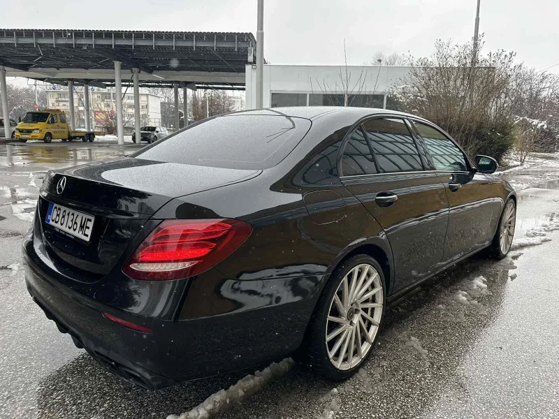 Mercedes-Benz E 220, снимка 3 - Автомобили и джипове - 48731916