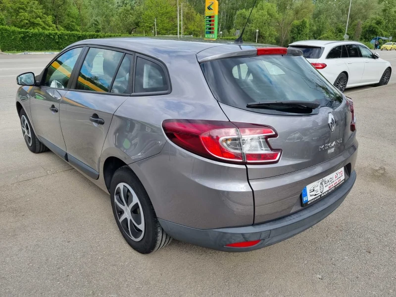 Renault Megane 1.6i ШВЕЙЦАРИЯ, снимка 4 - Автомобили и джипове - 50296229