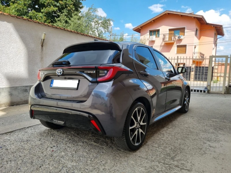 Toyota Yaris 1.5 hybrid, снимка 7 - Автомобили и джипове - 52532512