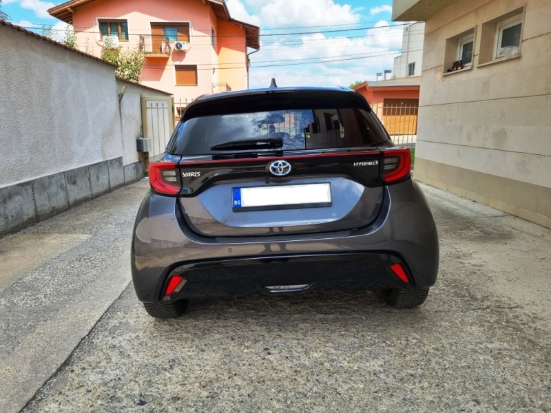 Toyota Yaris 1.5 hybrid, снимка 6 - Автомобили и джипове - 52532512