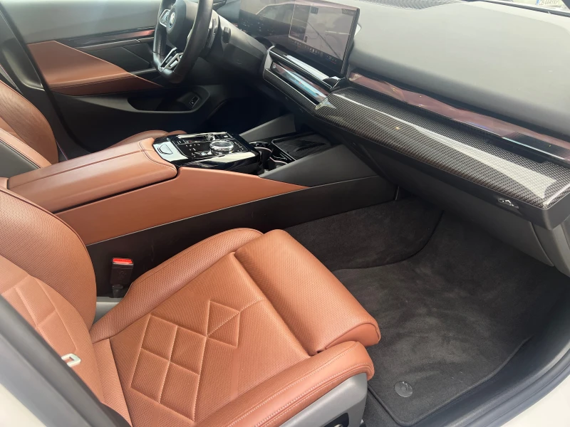 BMW 550 e xDrive, снимка 13 - Автомобили и джипове - 52603950
