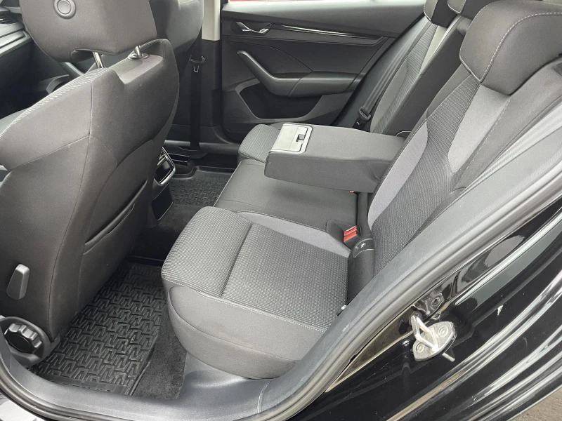 Skoda Octavia 2.0 TDI 150hp DSG7 , снимка 13 - Автомобили и джипове - 53246001